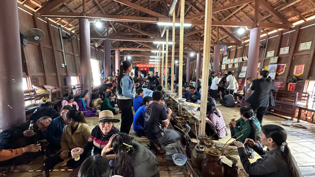 khung canh sau buoi le